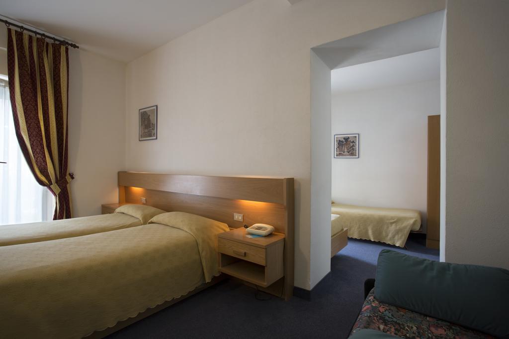 Hotel Alberello Riva del Garda Cameră foto